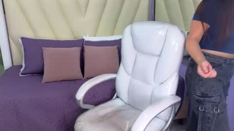 Amy and my doll online show from 14, 2, 2025