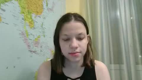 Snapshot of paradise_tease chatting on 14, 12, 2025 paradise_tease online show from 14, 12, 2025