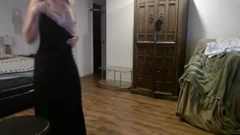 Snapshot of paradisevixen chatting on 30, 5, 2026 Hot couple ready to please you online show from 30, 5, 2026