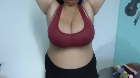 Snapshot of pareja_explosivasexx chatting on 10, 4, 2026 Luna online show from 10, 4, 2026