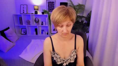 Snapshot of paris_cherry chatting on 24, 5, 2026 Paris online show from 24, 5, 2026