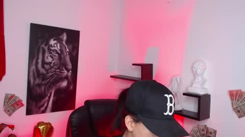 Snapshot of paris_dangelo chatting on 28, 12, 2024 Paris D angelo online show from 28, 12, 2024