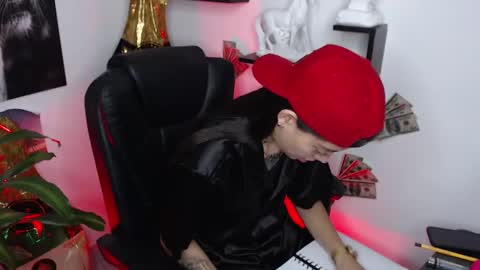 Snapshot of paris_dangelo chatting on 23, 1, 2025 Paris D angelo online show from 23, 1, 2025