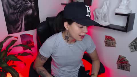 Snapshot of paris_dangelo chatting on 4, 2, 2025 Paris D angelo online show from 4, 2, 2025