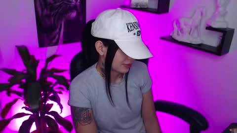 Snapshot of paris_dangelo chatting on 25, 2, 2025 Paris D angelo online show from 25, 2, 2025