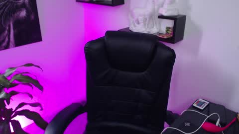 Snapshot of paris_dangelo chatting on 25, 2, 2025 Paris D angelo online show from 25, 2, 2025