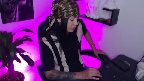 Snapshot of paris_dangelo chatting on 28, 2, 2025 Paris D angelo online show from 28, 2, 2025