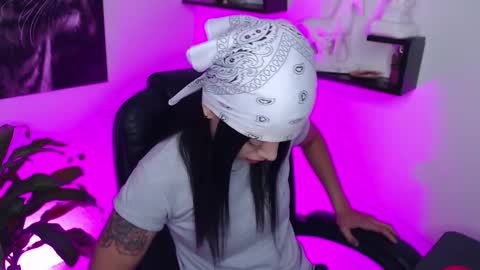 Snapshot of paris_dangelo chatting on 2, 3, 2025 Paris D angelo online show from 2, 3, 2025