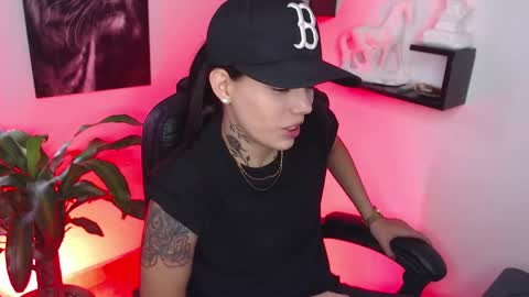 Snapshot of paris_dangelo chatting on 7, 3, 2025 Paris D angelo online show from 7, 3, 2025