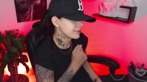 Snapshot of paris_dangelo chatting on 7, 3, 2025 Paris D angelo online show from 7, 3, 2025