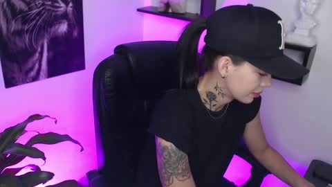 Snapshot of paris_dangelo chatting on 11, 3, 2025 Paris D angelo online show from 11, 3, 2025