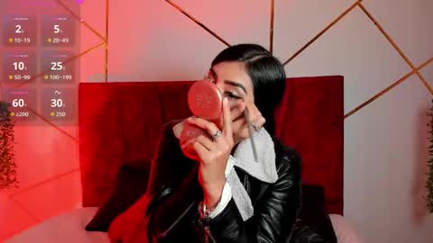 paris_evans_01 online show from 24, 11, 2025