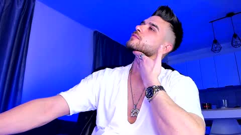 Snapshot of paris_lock chatting on 18, 1, 2025 Paris online show from 18, 1, 2025