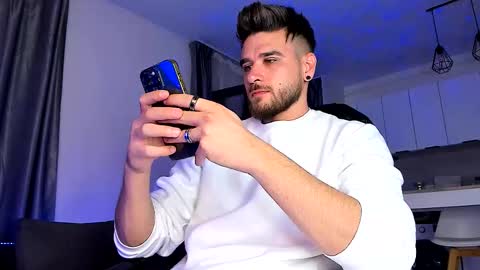 Snapshot of paris_lock chatting on 18, 9, 2025 Paris online show from 18, 9, 2025