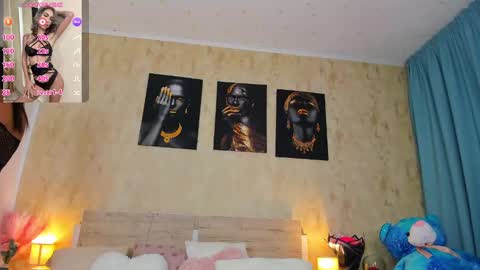 Snapshot of paris_x_hilton chatting on 24, 2, 2025 Paris online show from 24, 2, 2025