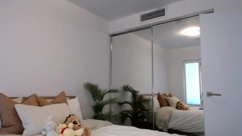 ParisBabyxox online show from 27, 1, 2025