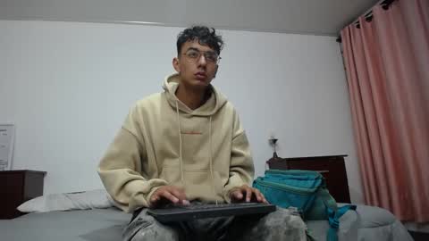Snapshot of pasionados chatting on 12, 10, 2025 pasionados online show from 12, 10, 2025