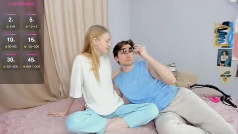 Snapshot of passionbond chatting on 7, 10, 2025 We Katrin and Moris online show from 7, 10, 2025