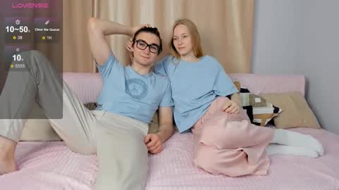 Snapshot of passionbond chatting on 11, 10, 2025 We Katrin and Moris online show from 11, 10, 2025