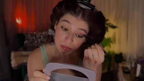 Snapshot of passionessa chatting on 18, 10, 2025 Call me Miss Alice Careful Passion Queen online show from 18, 10, 2025