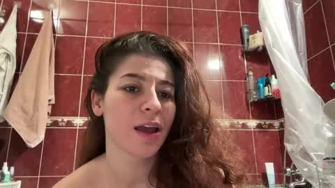 Snapshot of passionessa chatting on 28, 4, 2026 Call me Miss Alice Careful Passion Queen online show from 28, 4, 2026