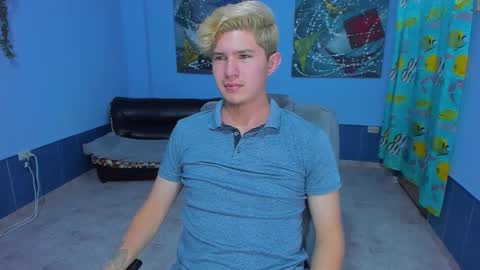 Snapshot of patrik027 chatting on 14, 10, 2025 .... online show from 14, 10, 2025
