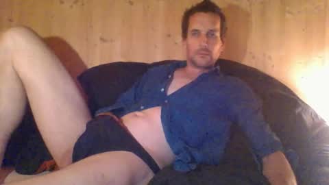 Snapshot of paueriwan chatting on 18, 11, 2025 paueriwan online show from 18, 11, 2025