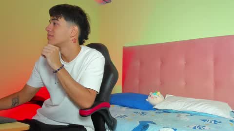 Snapshot of paul_sexycock chatting on 25, 1, 2025 paul_sexycock online show from 25, 1, 2025
