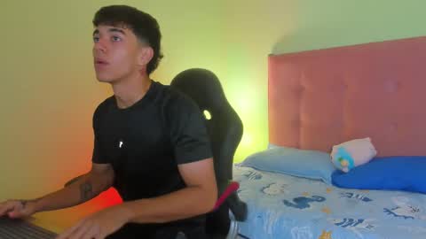Snapshot of paul_sexycock chatting on 27, 1, 2025 paul_sexycock online show from 27, 1, 2025
