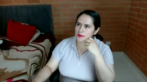 Snapshot of paula__117 chatting on 24, 5, 2026 paula__117 online show from 24, 5, 2026