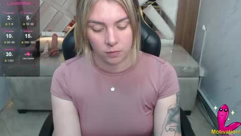 Snapshot of paula_b_ chatting on 17, 6, 2026 Paula online show from 17, 6, 2026