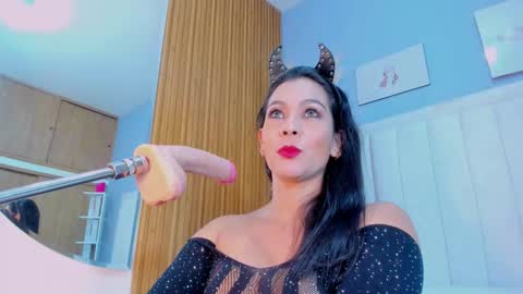 Pau online show from 14, 9, 2025