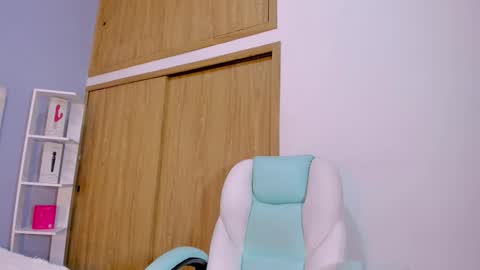 Pau online show from 1, 12, 2025