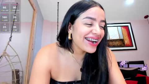 Snapshot of paulafer_ chatting on 8, 3, 2025 online show from 8, 3, 2025