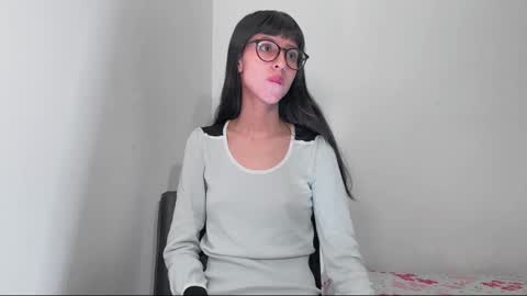 Snapshot of paulainblue chatting on 9, 1, 2026 online show from 9, 1, 2026