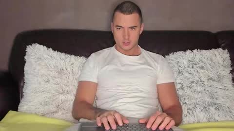 paulblack021 online show from 2, 11, 2025