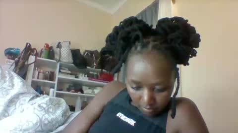 Snapshot of pauline19932016 chatting on 4, 11, 2025 pauline19932016 online show from 4, 11, 2025