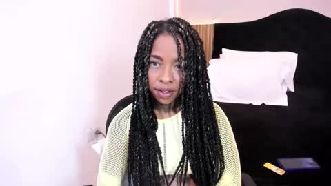 Snapshot of pauline_fox chatting on 26, 4, 2026 Pauline online show from 26, 4, 2026