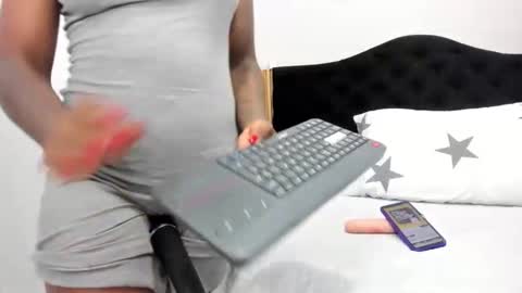 Snapshot of pauline_fox chatting on 24, 5, 2026 Pauline online show from 24, 5, 2026