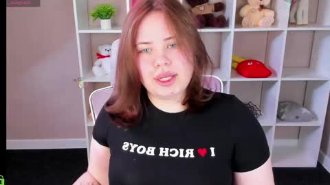 Snapshot of pauline_moore chatting on 3, 5, 2026 Erica online show from 3, 5, 2026