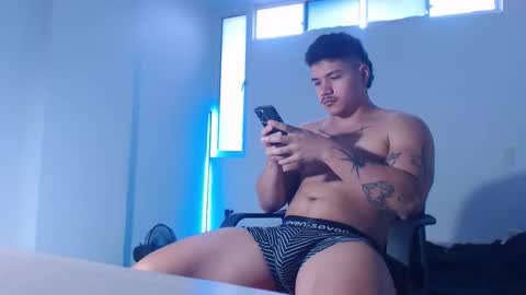 Snapshot of paulo_allen chatting on 5, 11, 2025 Paulo online show from 5, 11, 2025