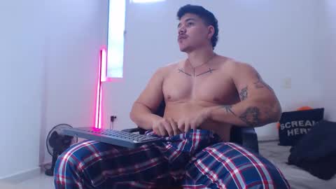 Snapshot of paulo_allen chatting on 13, 11, 2025 Paulo online show from 13, 11, 2025