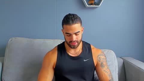 Snapshot of paulphoenix_ chatting on 27, 2, 2025 Paul Phoenix online show from 27, 2, 2025