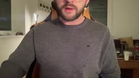 Snapshot of paulsimpsn chatting on 27, 10, 2025 love bush online show from 27, 10, 2025