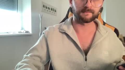 Snapshot of paulsimpsn chatting on 28, 10, 2025 love bush online show from 28, 10, 2025