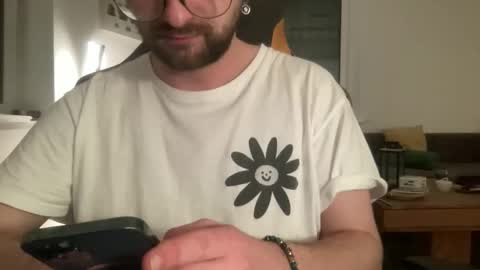 Snapshot of paulsimpsn chatting on 14, 11, 2025 love bush online show from 14, 11, 2025