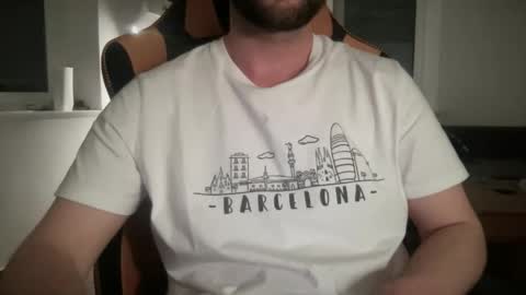 Snapshot of paulsimpsn chatting on 18, 12, 2025 love bush online show from 18, 12, 2025