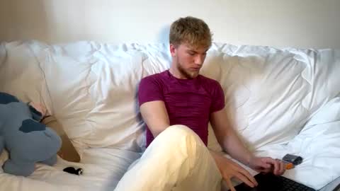 Snapshot of pavelrey chatting on 20, 3, 2026 Pavel online show from 20, 3, 2026