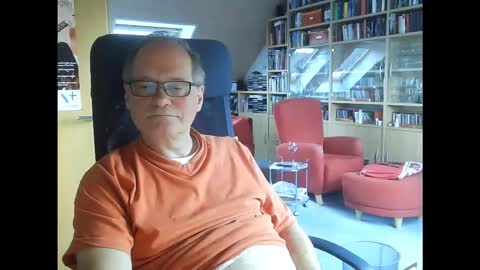 Snapshot of pavlovsdog2006 chatting on 25, 3, 2026 Pavlov aka Peter online show from 25, 3, 2026