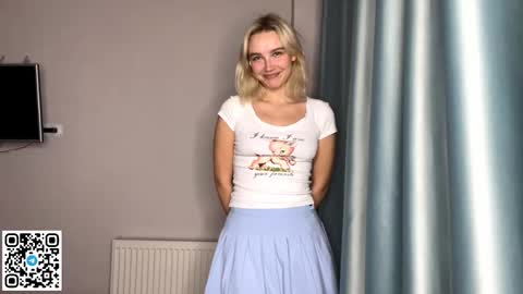 Snapshot of paztumminello chatting on 22, 10, 2025 Lola online show from 22, 10, 2025